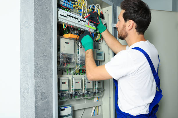 Best Affordable Emergency Electrician  in Leesburg, FL